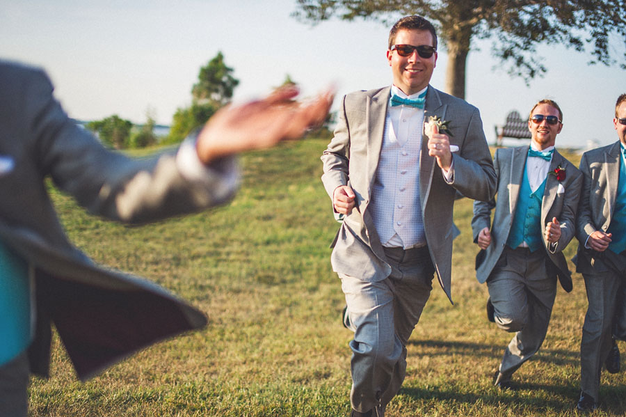 03 groom running 13