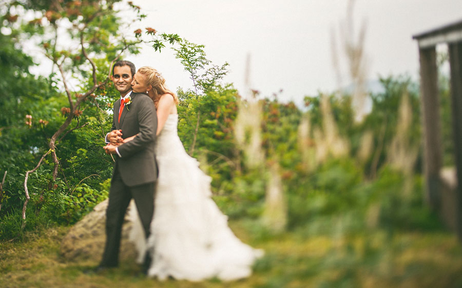 05 outdoors tilt shift wedding photo 13