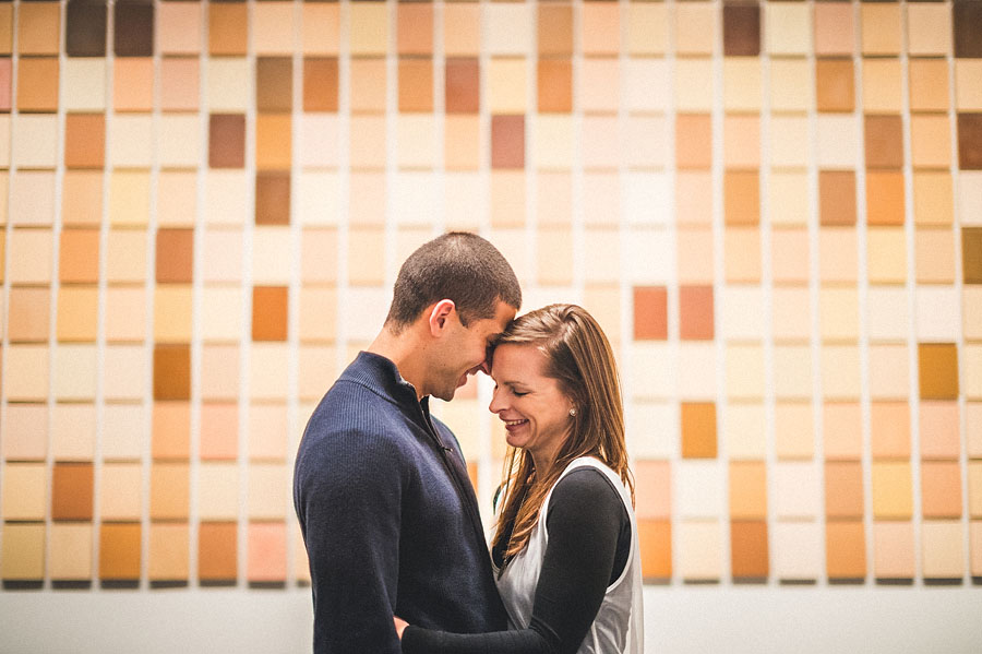 07 neat pattern behind couple 32