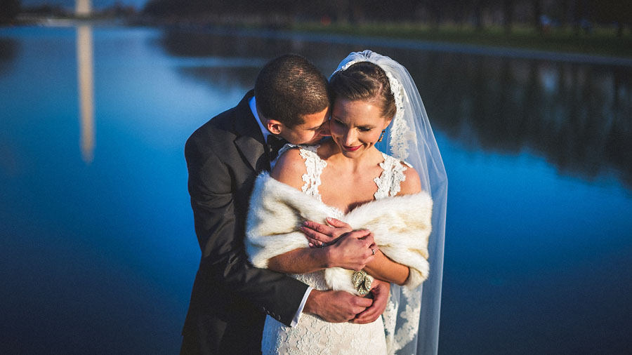 14 creative bride and groom portrait washington monument 40