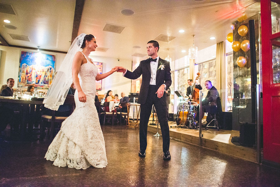 18 bride and groom first dance 44