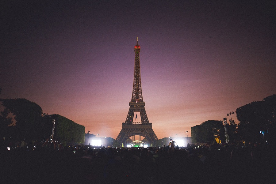 125 eiffel tower with fireworks leica 24 1.4 eiffel tower with fireworks leica 24 1 4