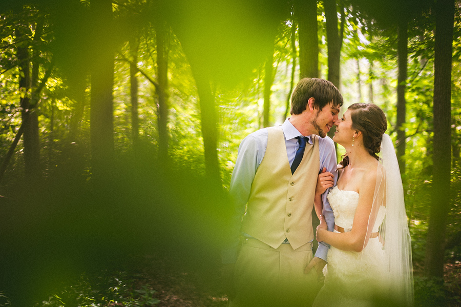 12 bride and groom portraits in woods bride and groom portraits in woods