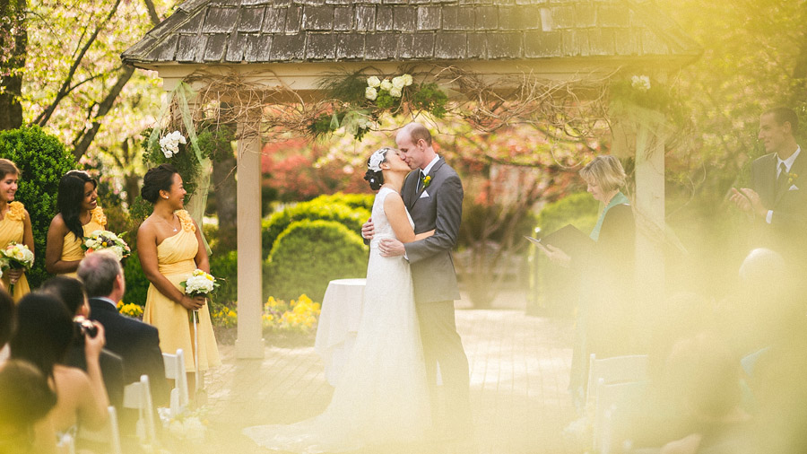 ceremony first kiss
