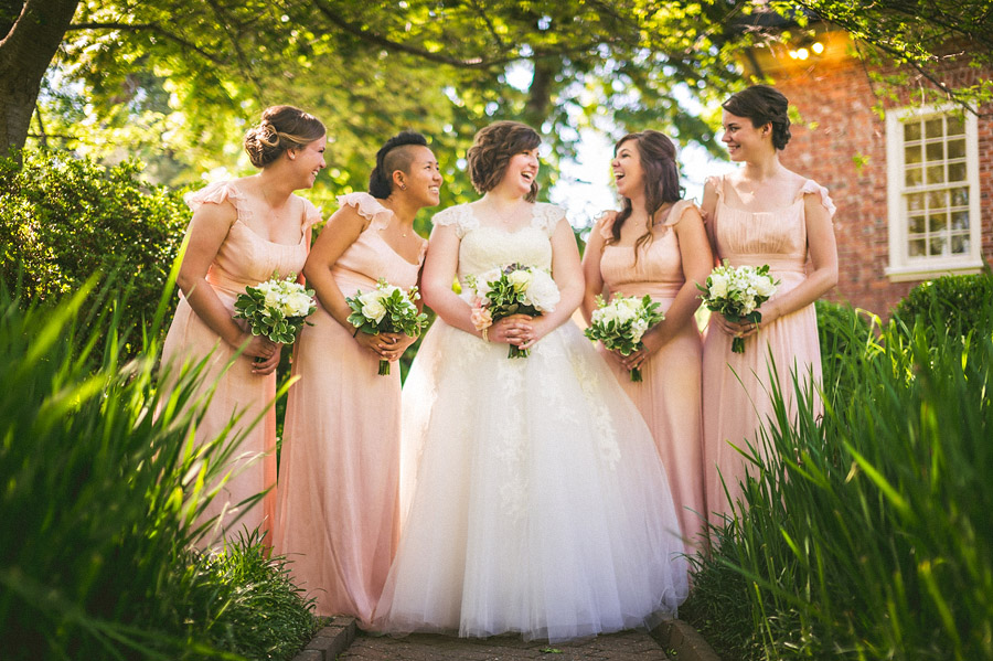 16 bride and bridesmaids portrait bride and bridesmaids portrait