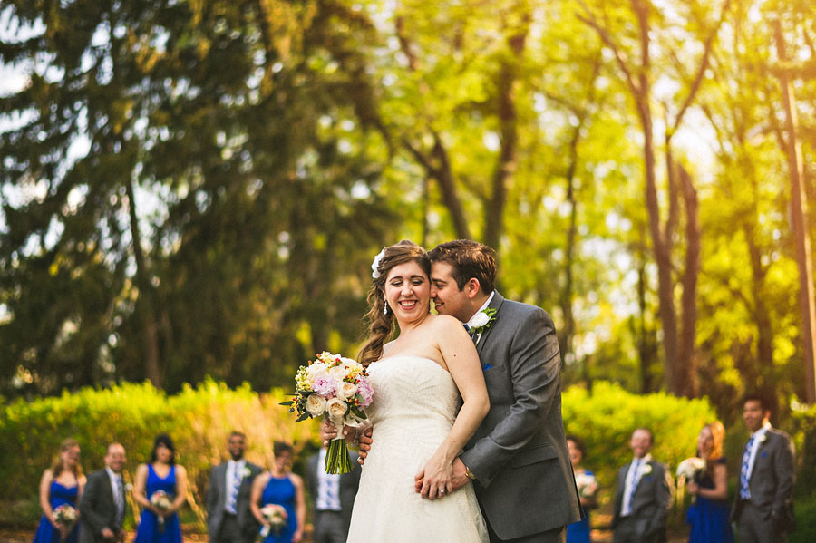 bridal party creative wedding photos