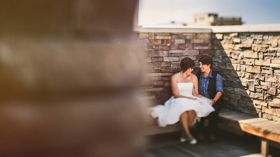 shooting in harsh sunlight on a wedding day portraits