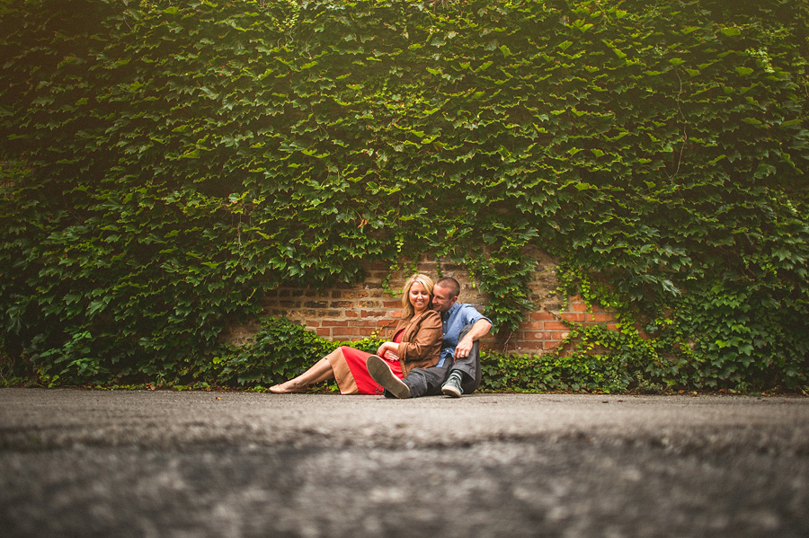 ivy behind couple in engagement portraits
