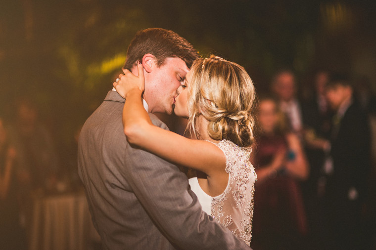 18 bride and groom first dance together