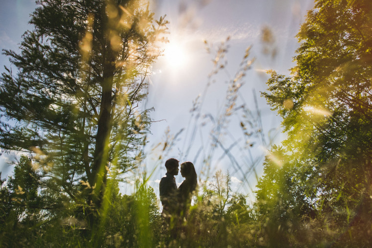 06 silhoutte image of couple through grass