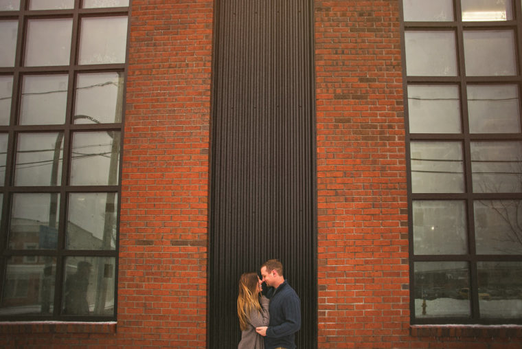 05-creative-use-of-wall-for-couple-portrait